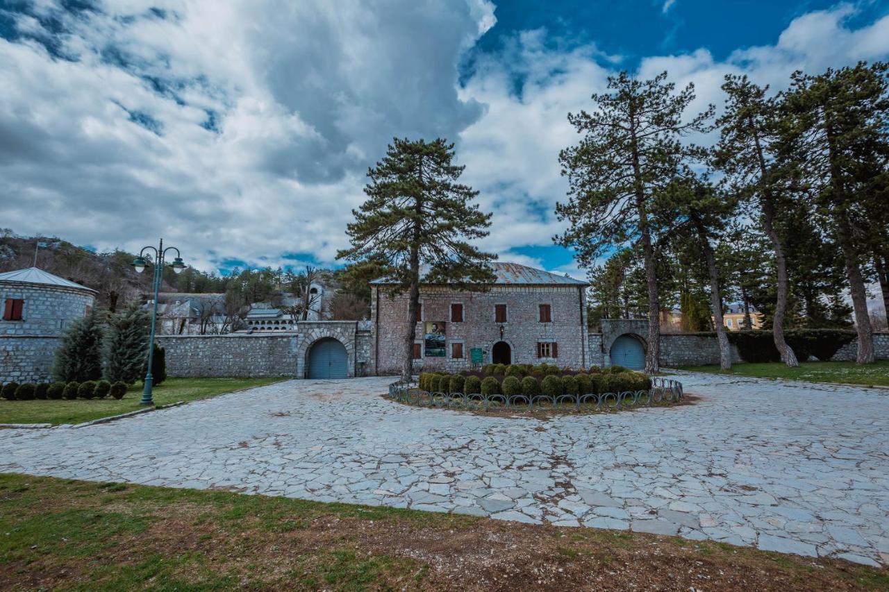 Hotel Dapcevic Cetinje Exterior photo