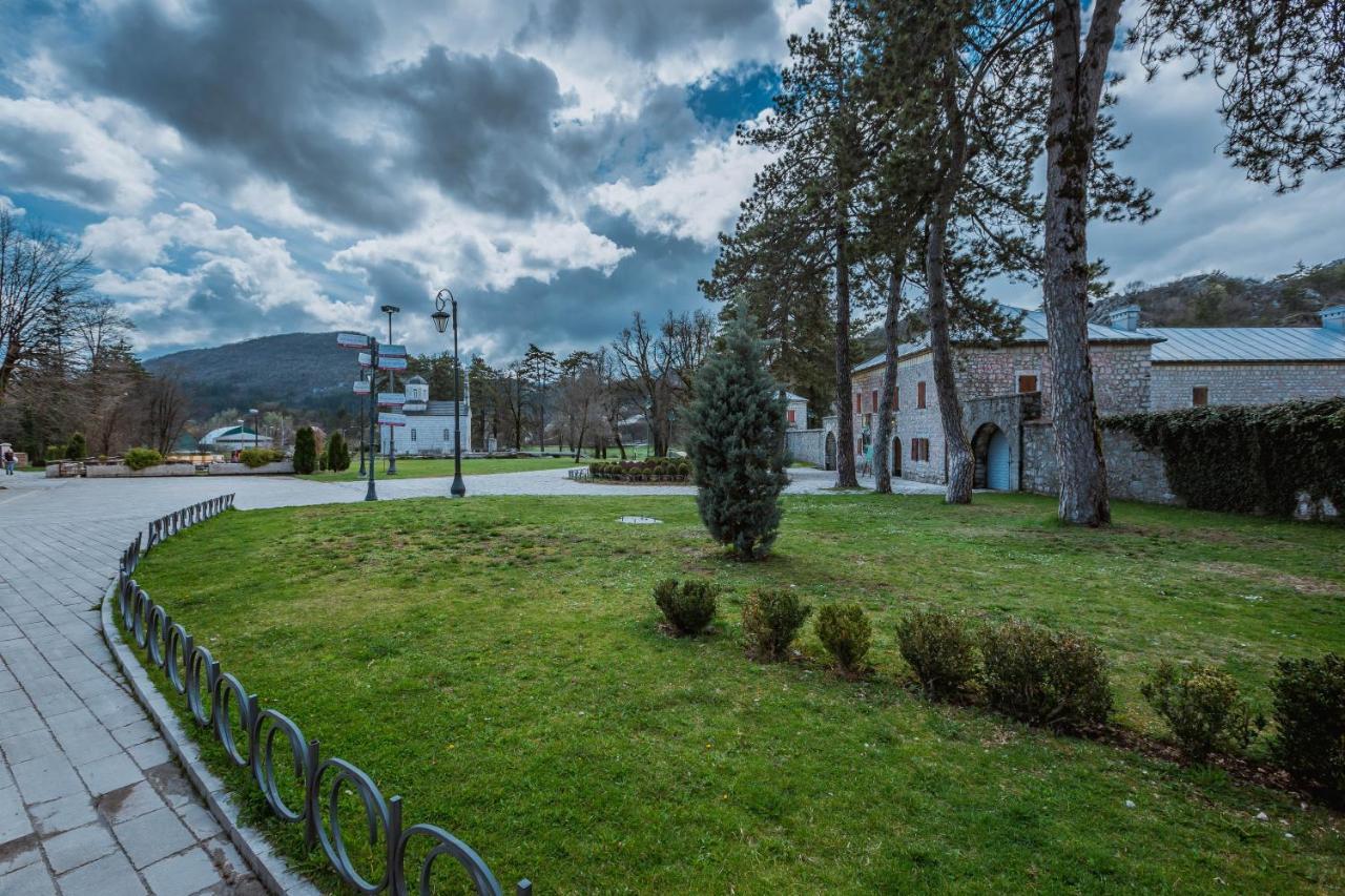 Hotel Dapcevic Cetinje Exterior photo